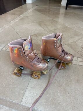 Iridescent Pink Roller Skates - Women